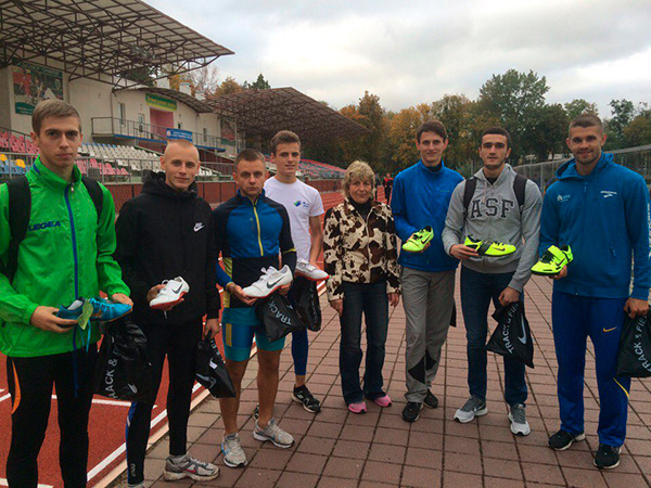 Кращі спортсмени Вінницької області отримали нові шиповки